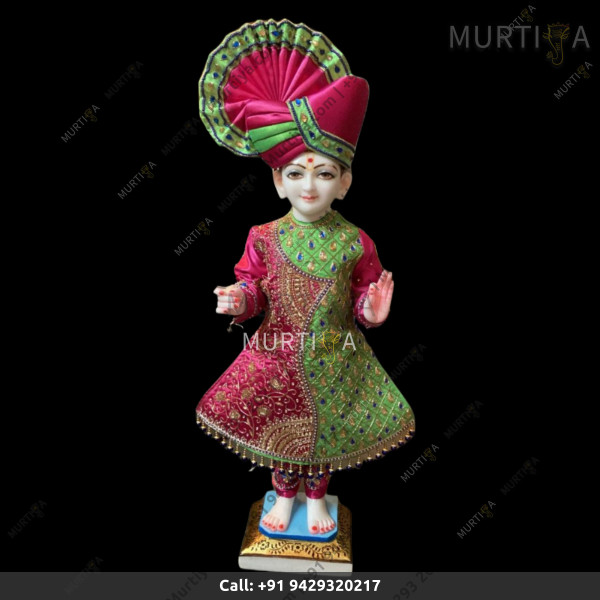 Makrana Pure Marble Shree Swaminarayan Ji with real clothes